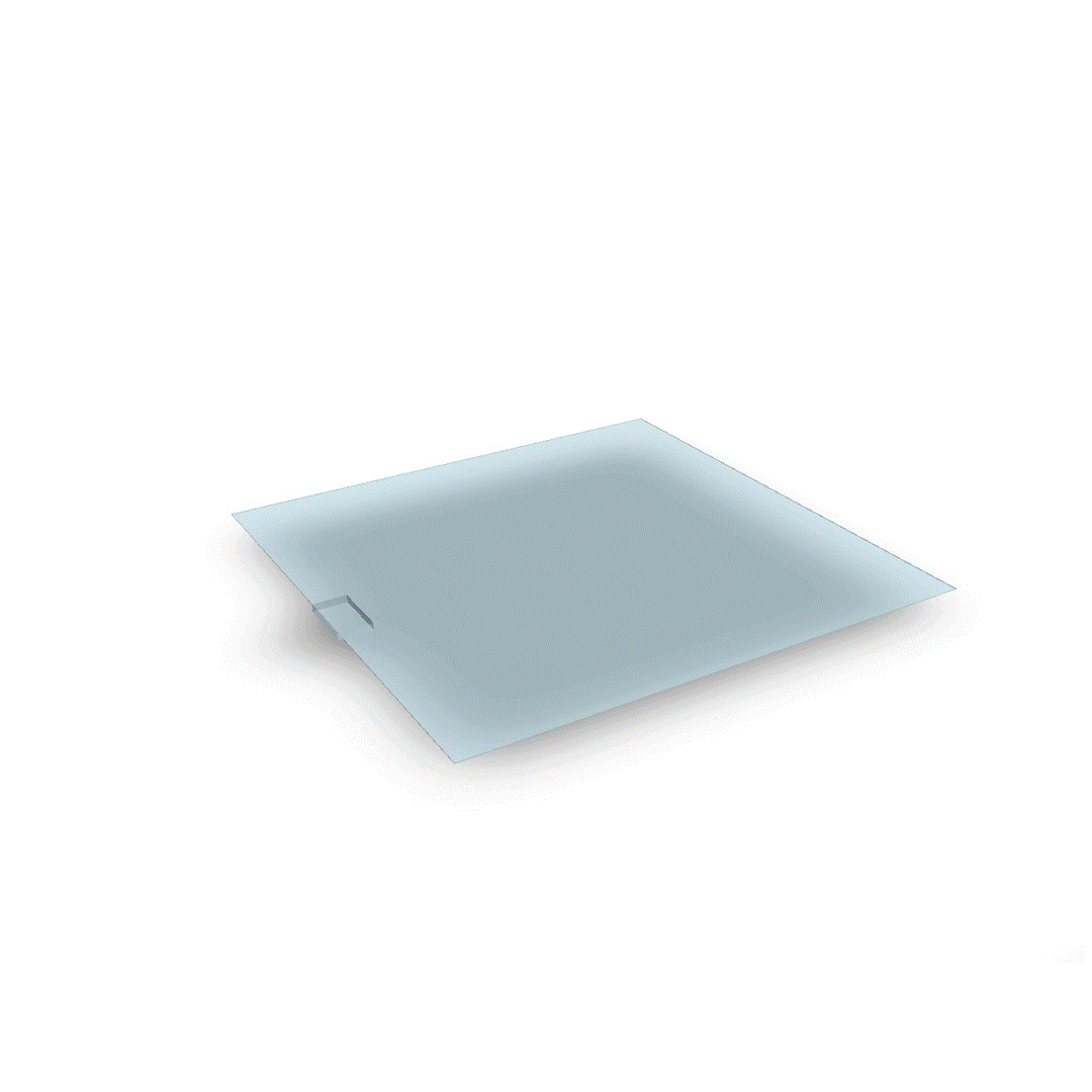 Stretchable Antennas for Reliable Wireless Systems in Wearable and Soft Robotics